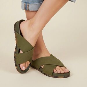 ROTHY’S The Weekend Slide Sandals Olive Green Tortoise NWOT